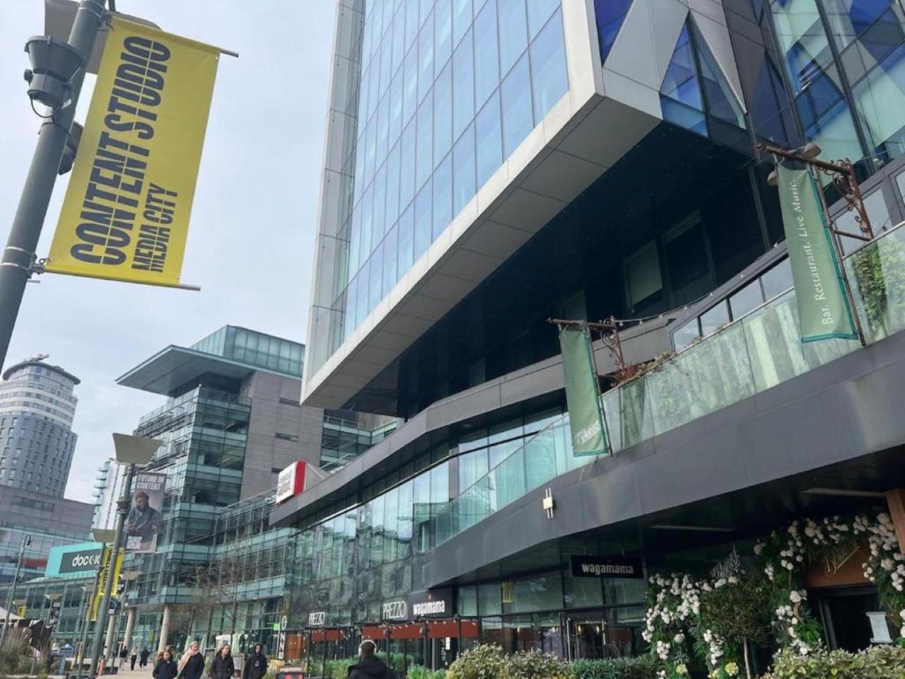 Apartment Modern High-rise Flat In Media City! 2 Beds, 2 Baths Manchester