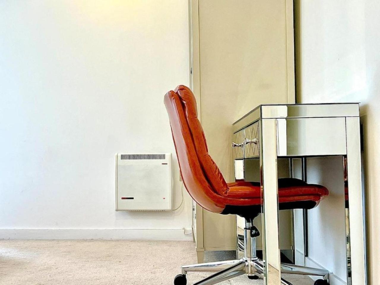 Modern High-rise Flat In Media City! 2 Beds, 2 Baths Manchester