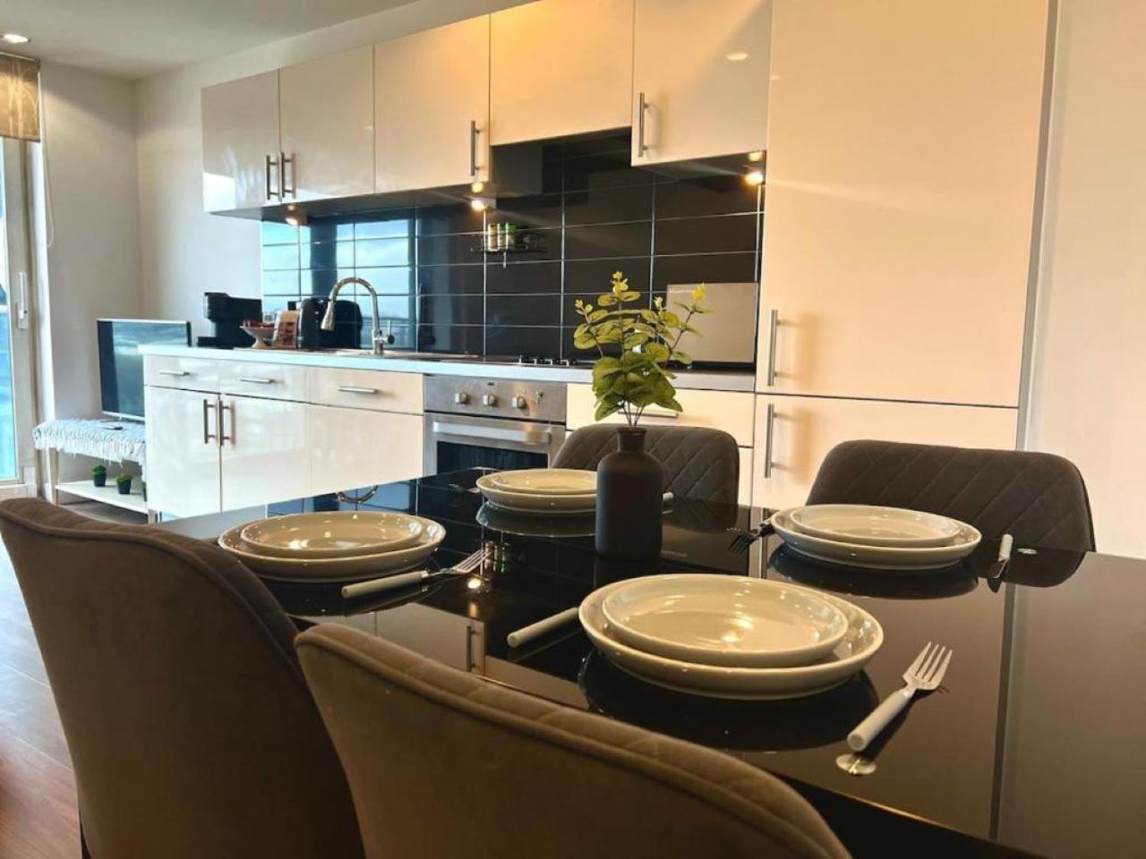 Modern High-rise Flat In Media City! 2 Beds, 2 Baths Manchester