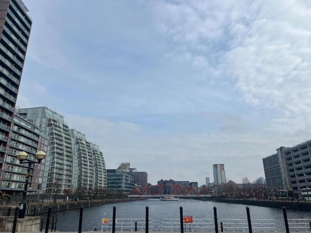 Modern High-rise Flat In Media City! 2 Beds, 2 Baths Apartment